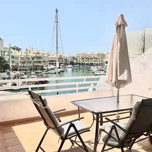 Apartment En Puerto Marina B32